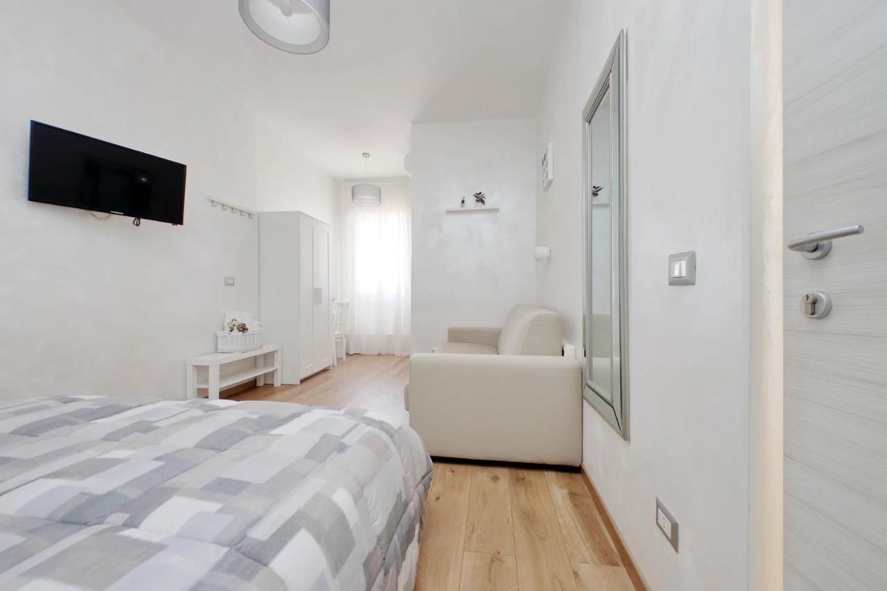 B&B Giuly Fiumicino Exterior foto