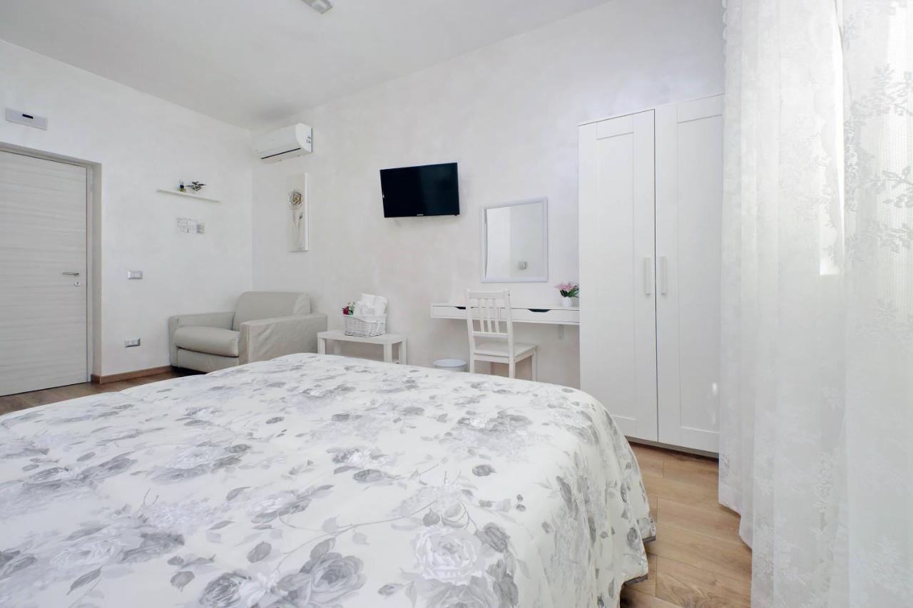 B&B Giuly Fiumicino Exterior foto